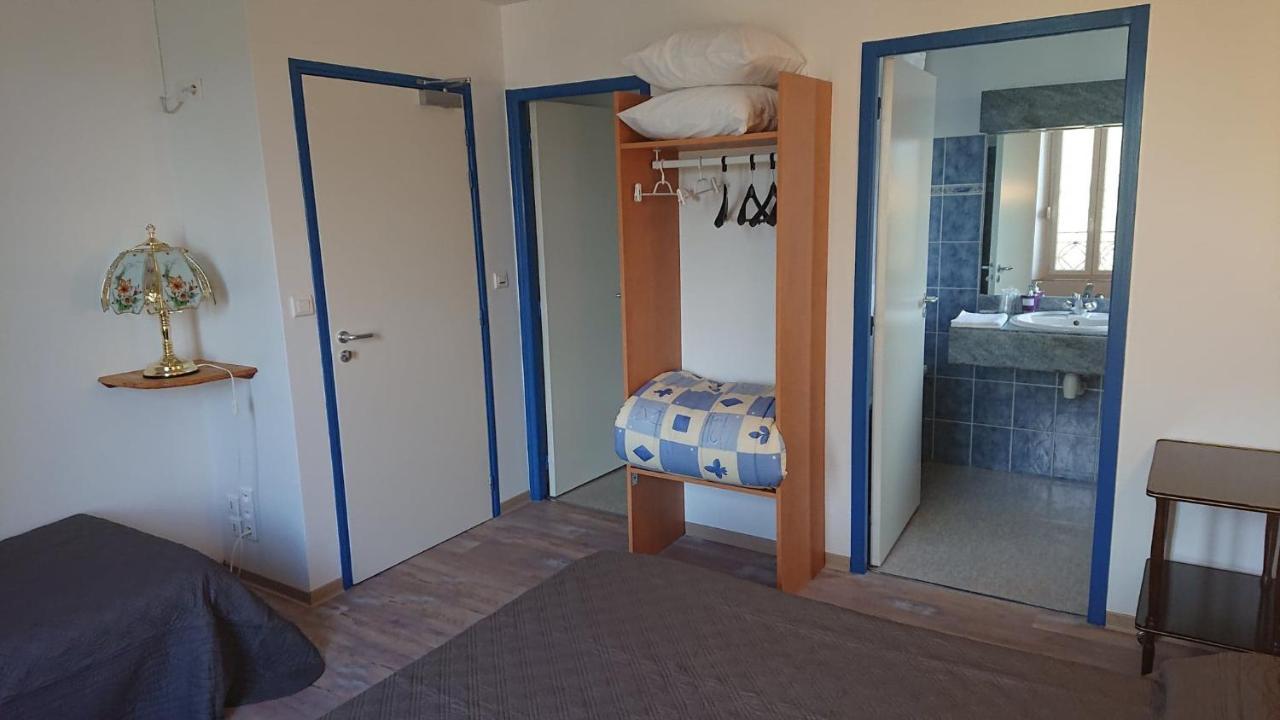 Auberge le Cévenol La Cavalerie Buitenkant foto
